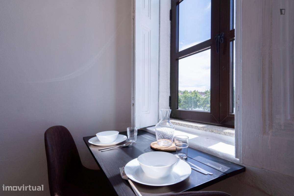 Estúdio - localizado em São Nicolau Porto - Grande imagem: 5/8