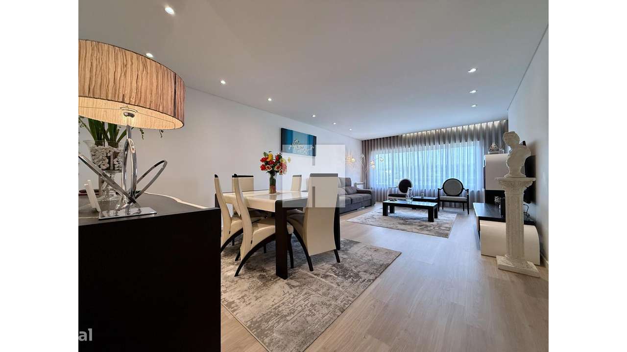 Luxuoso T-3 na Qtª Santa Maria-5