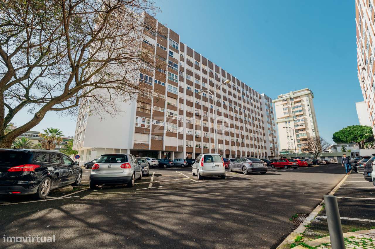 Apartamento T4 em Oeiras com vista mar-2