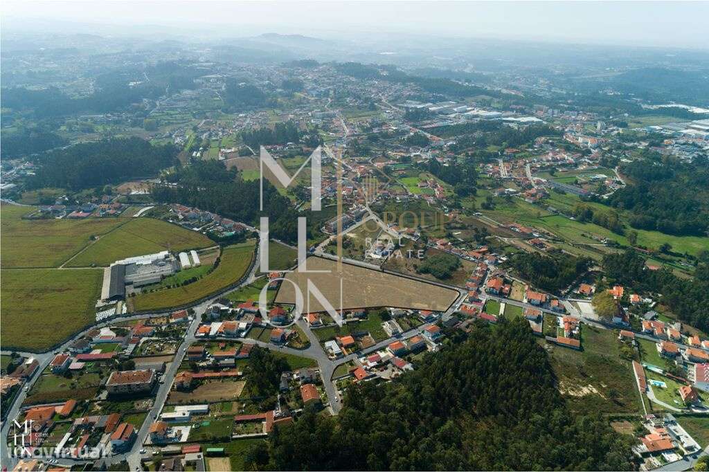 Terreno urbano, sito na rua de São Bento, Pedroso e Seixezelo, em Vila - Grande imagem: 4/17