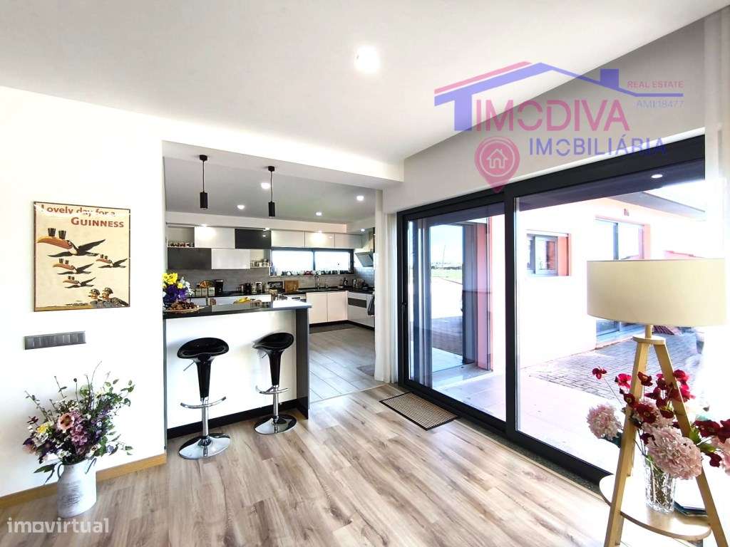 Moradia térrea T3 com garagem em Figueiró dos Vinhos-16