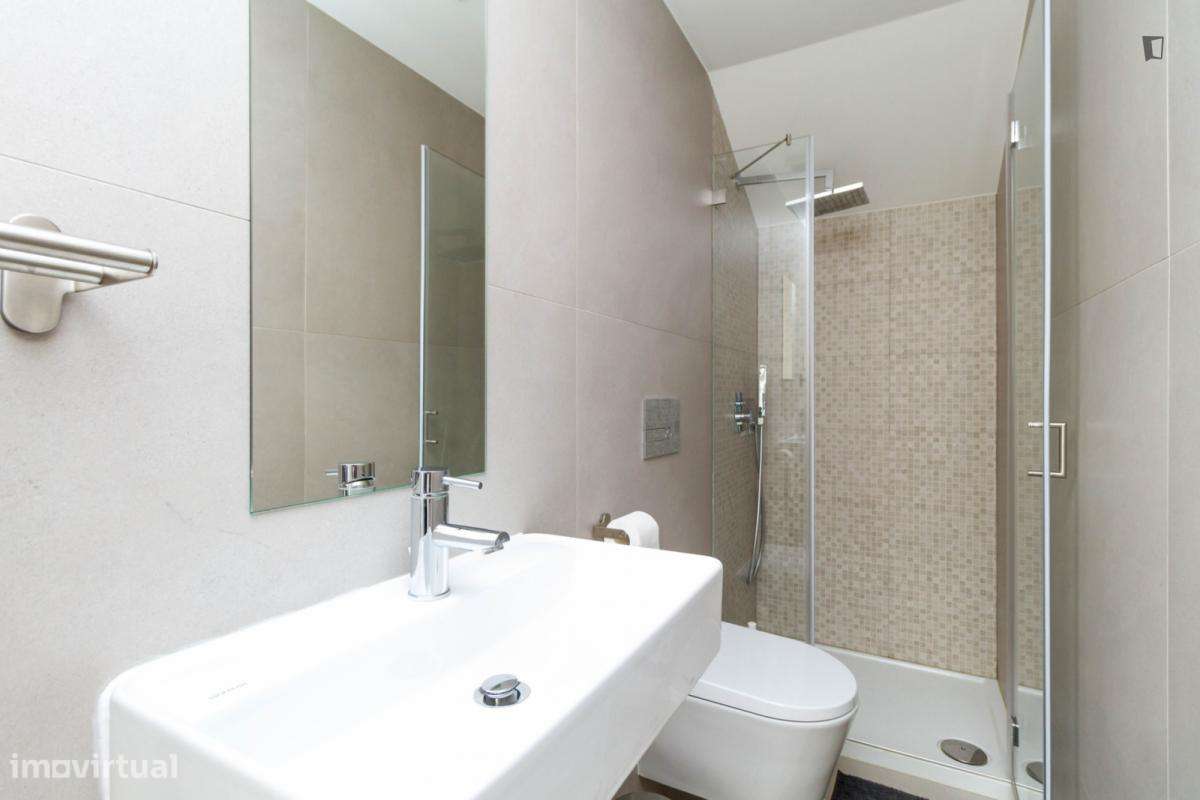 Apartamento com 2 quartos - localizado em Intendente Lisbon - Grande imagem: 4/32