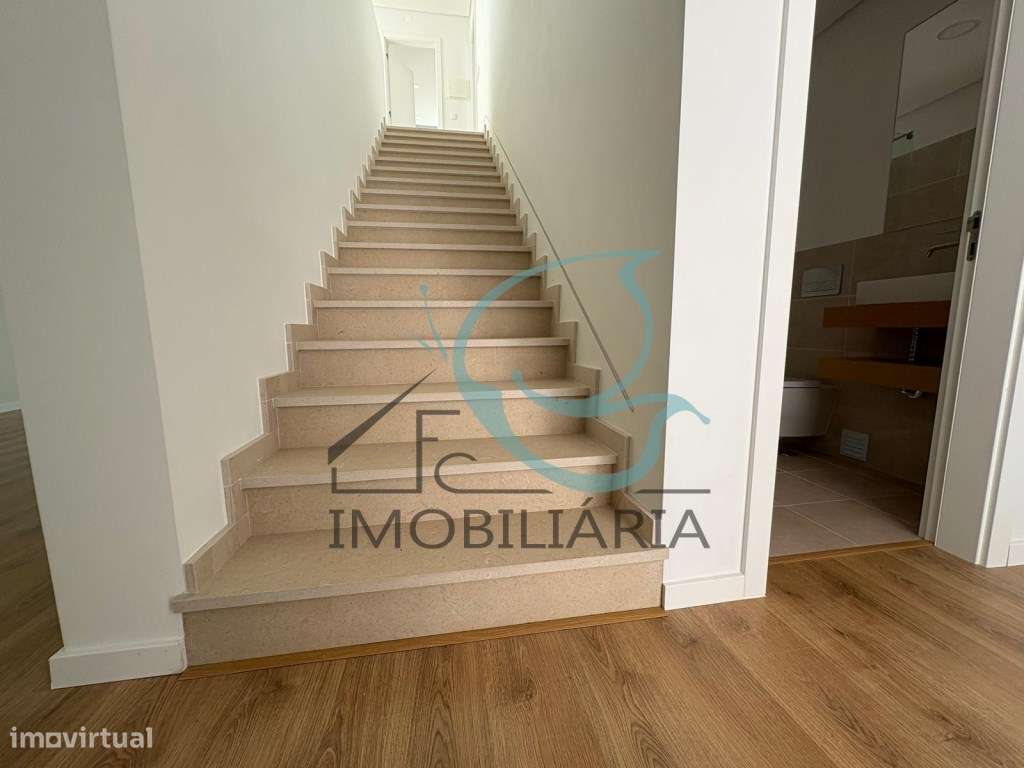 Moradia T3 com acabamentos de Luxo e Piscina - Quinta da Amizade-35