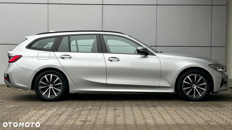 BMW Seria 3 320d xDrive MHEV Sport Line sport - 8