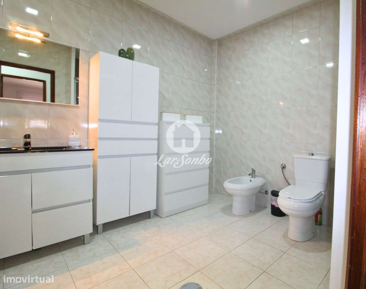 Apartamento T3 Remodelado no Centro da Cidade de Barcelos - Grande imagem: 4/22