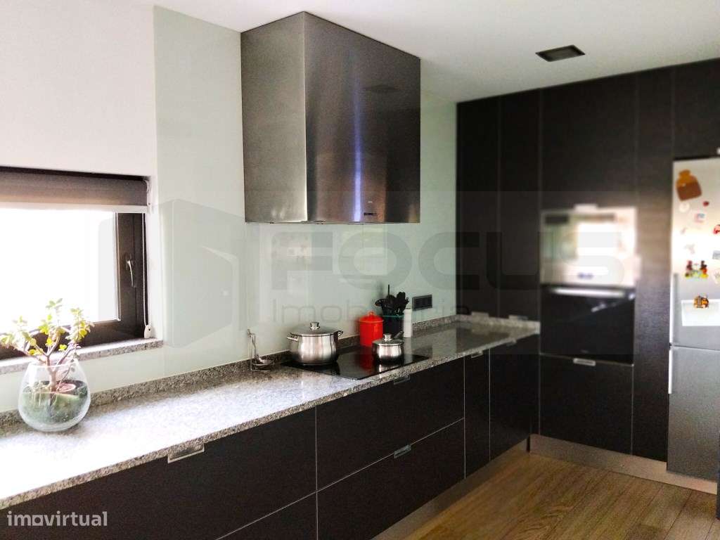 Moradia T4 de arquitetura contemporânea, às portas da cidade - AVEIRO-10