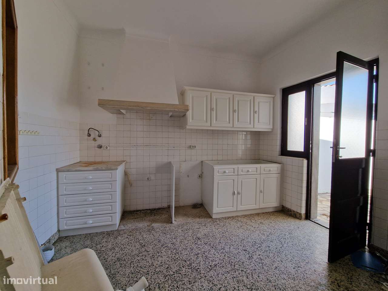 Apartamento T3 com logradouro e Garagem/Loja - Grande imagem: 5/29