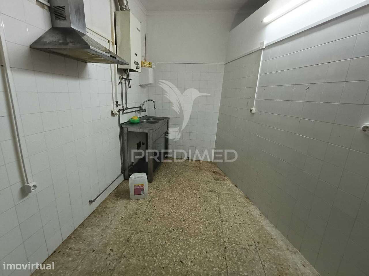 Espaço comercial localizado em Beja, para reconstrução - Grande imagem: 5/11