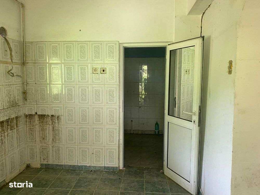 Poiana Campina  Teren 675 mp si casa demolabila - Imagine principală: 5/20