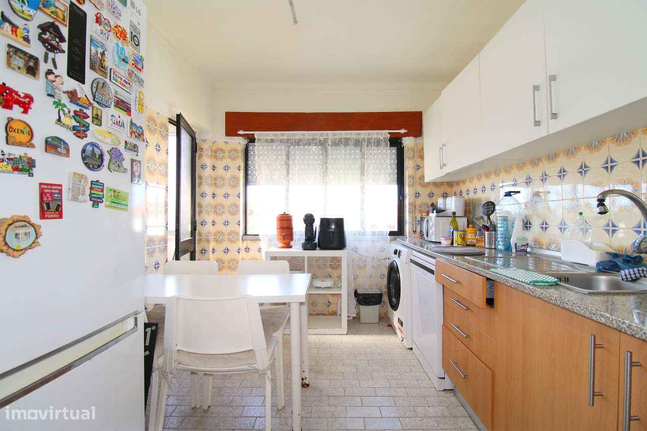 Apartamento T2 Amora - Seixal-5