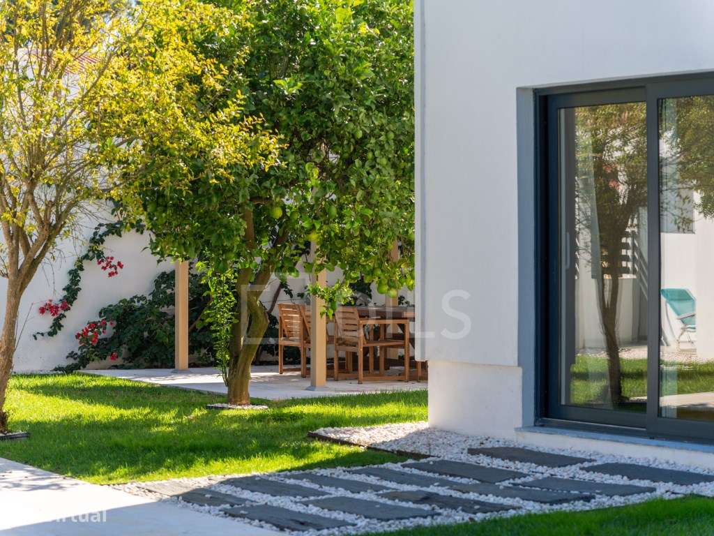 Moradia independente T6, com jardim e piscina, na Aroeira - Grande imagem: 4/50