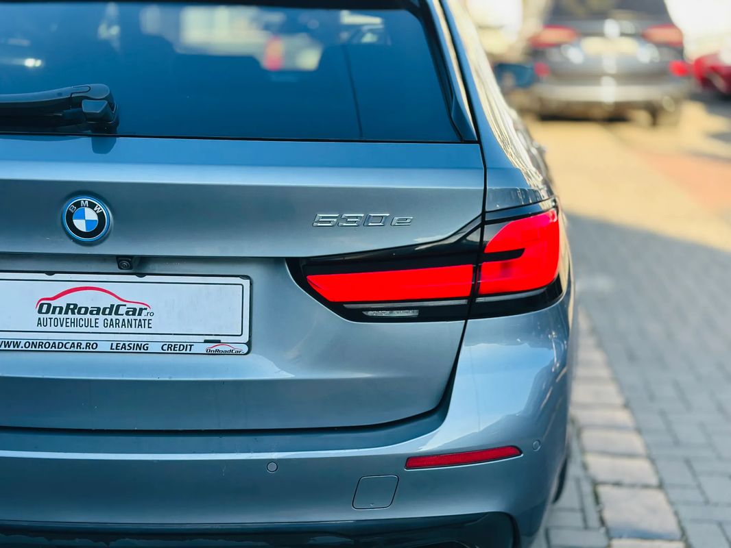 BMW Seria 5 530e xDrive Touring Aut. - 28