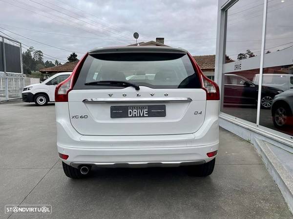 Volvo XC 60 2.0 D4 Momentum - 5