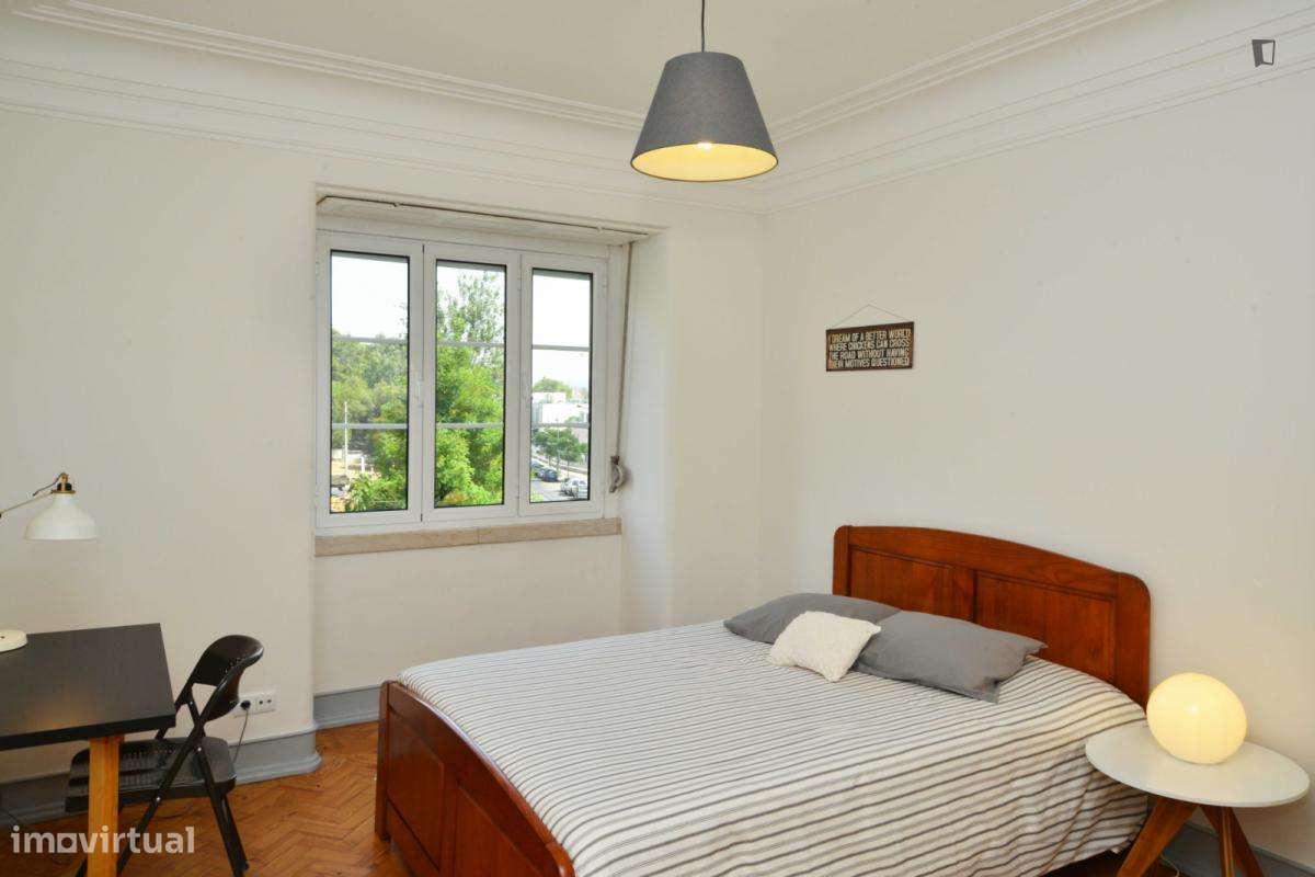 Quarto - localizado em Restelo Lisbon - Grande imagem: 5/10