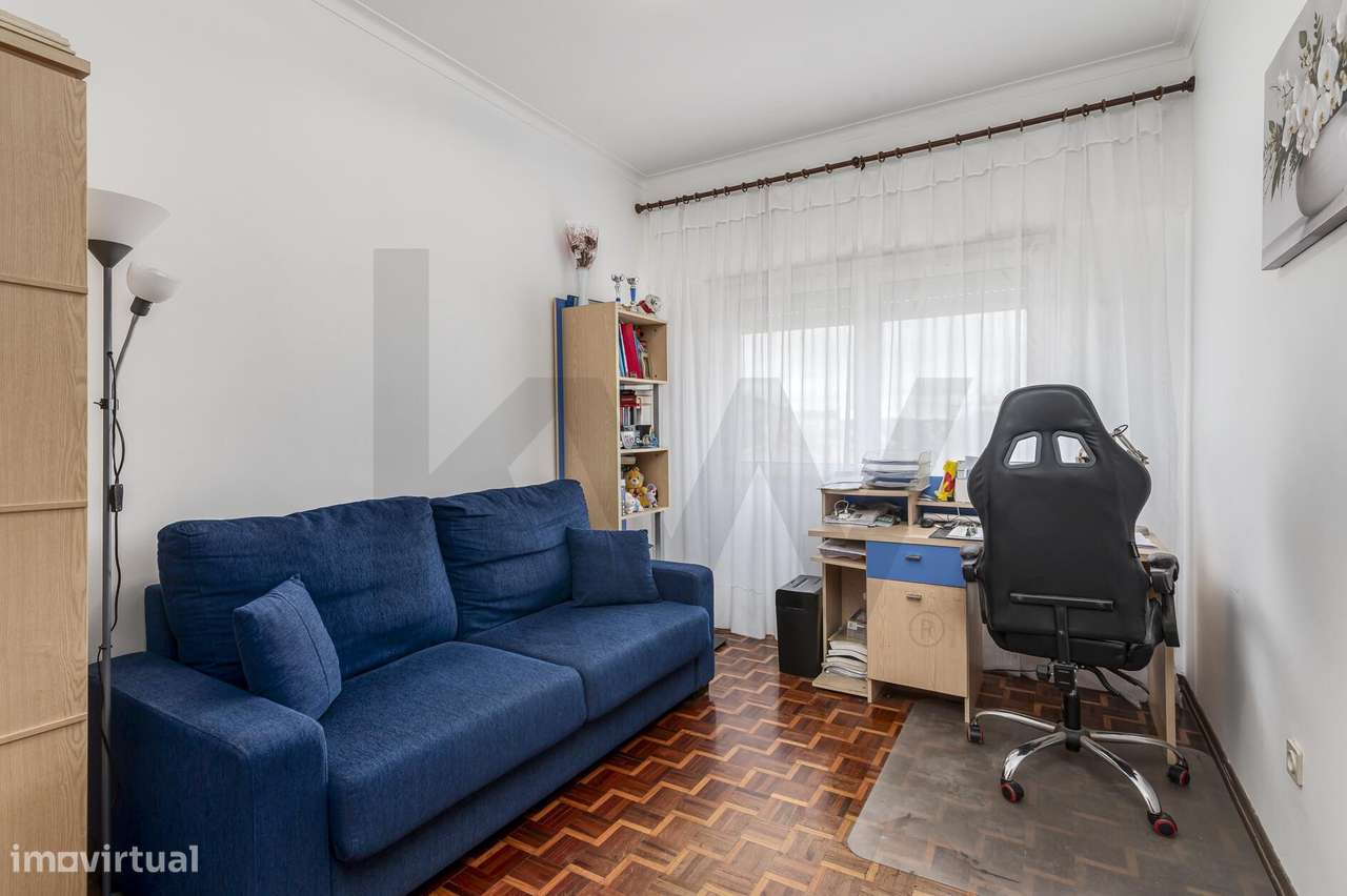 Apartamento T2 no Casal do Marco – Conforto, Luminosidade e Excelente-8