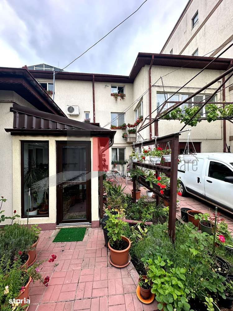 Casă individuală de vânzare – Dămăroaia, Sector 1, București - Imagine principală: 1/19