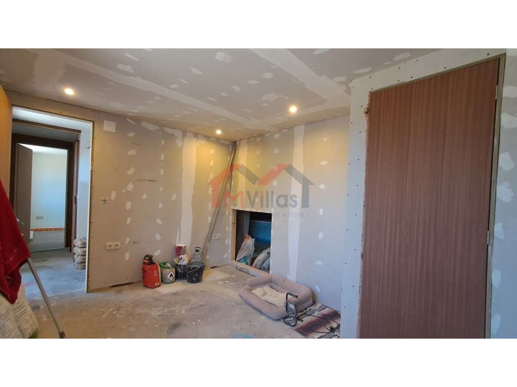 Moradia V2 renovada com terreno em Salir - Loulé-13