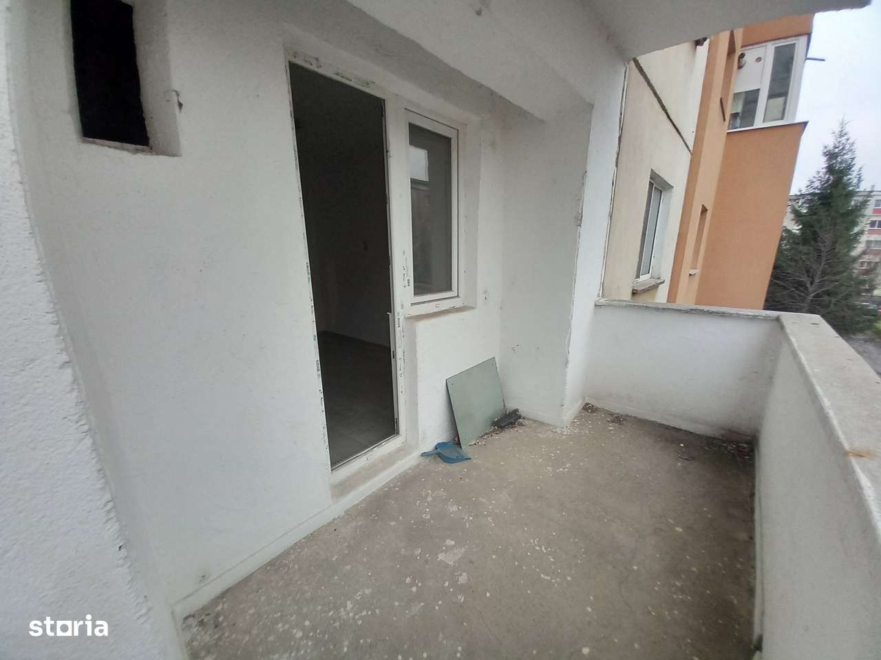 Marasesti zona intersectiei cu Bd. Republicii, doua camere, etajul 2!!-6