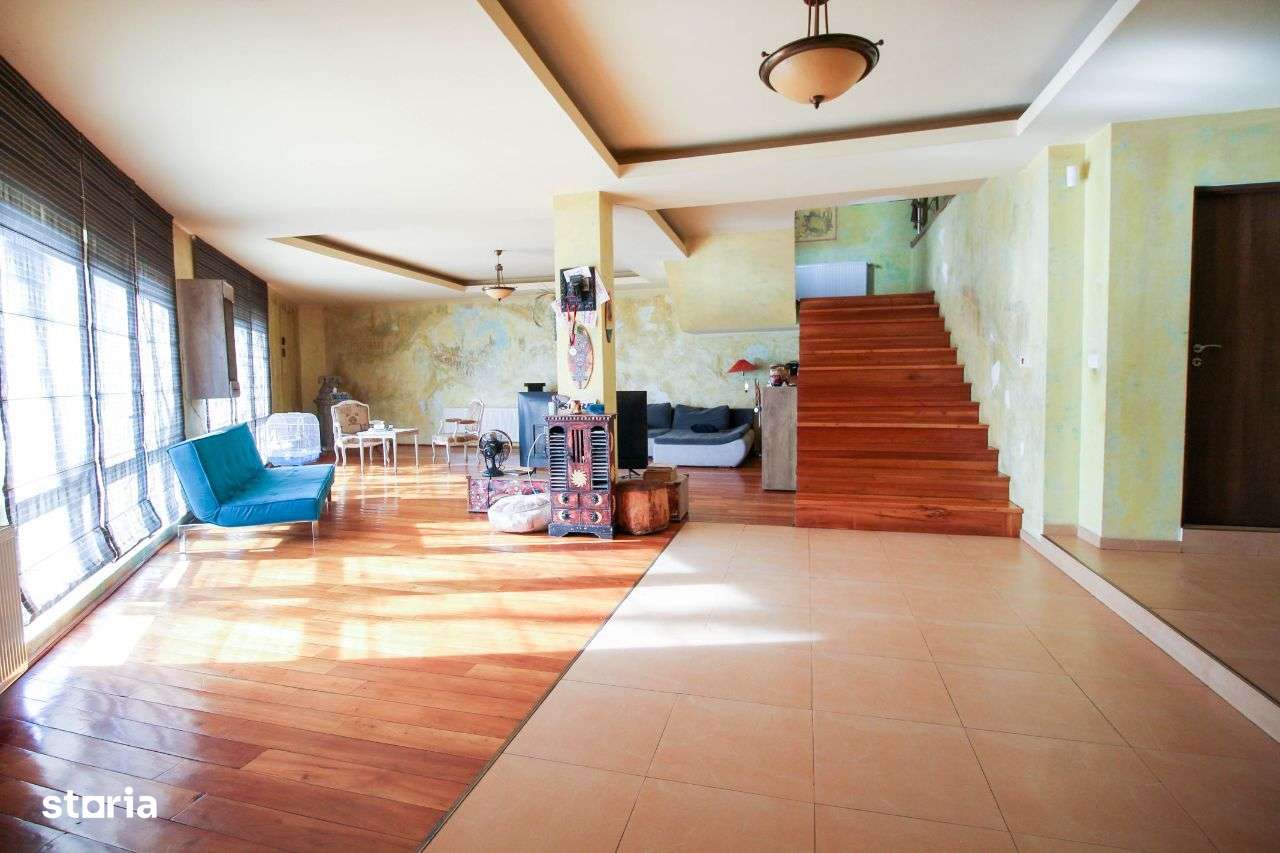 Pipera: Vila individuala cu 10 camere si teren de 600mp! - Imagine principală: 2/13