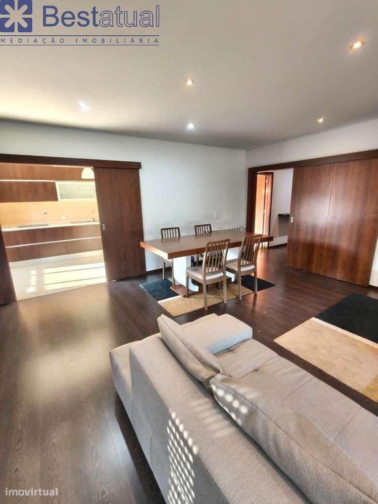 T4 com 186 m2 + Terraço com 186 m2 - Junto ao Centro-11