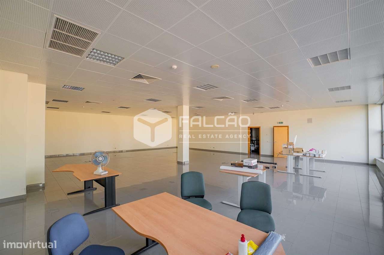 Armazém  Venda em Romeira e Várzea,Santarém-5