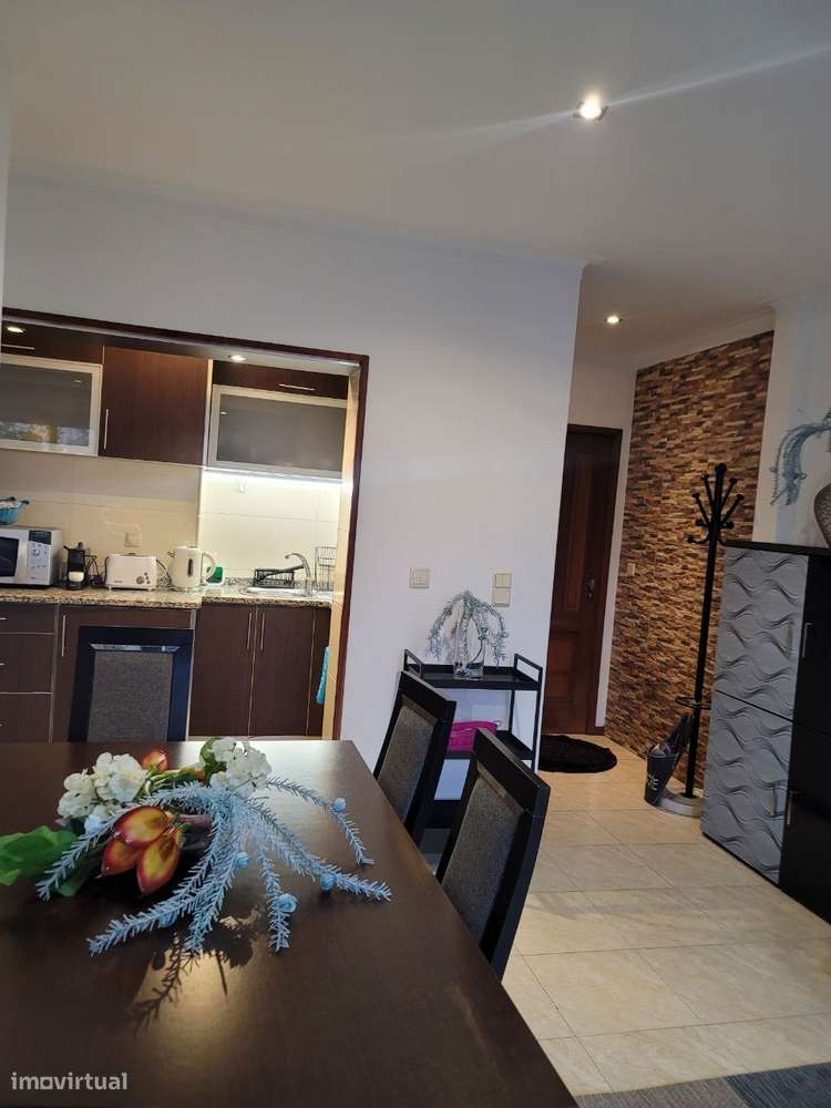 Apartamento T1 renovado com terraço - Grande imagem: 2/20