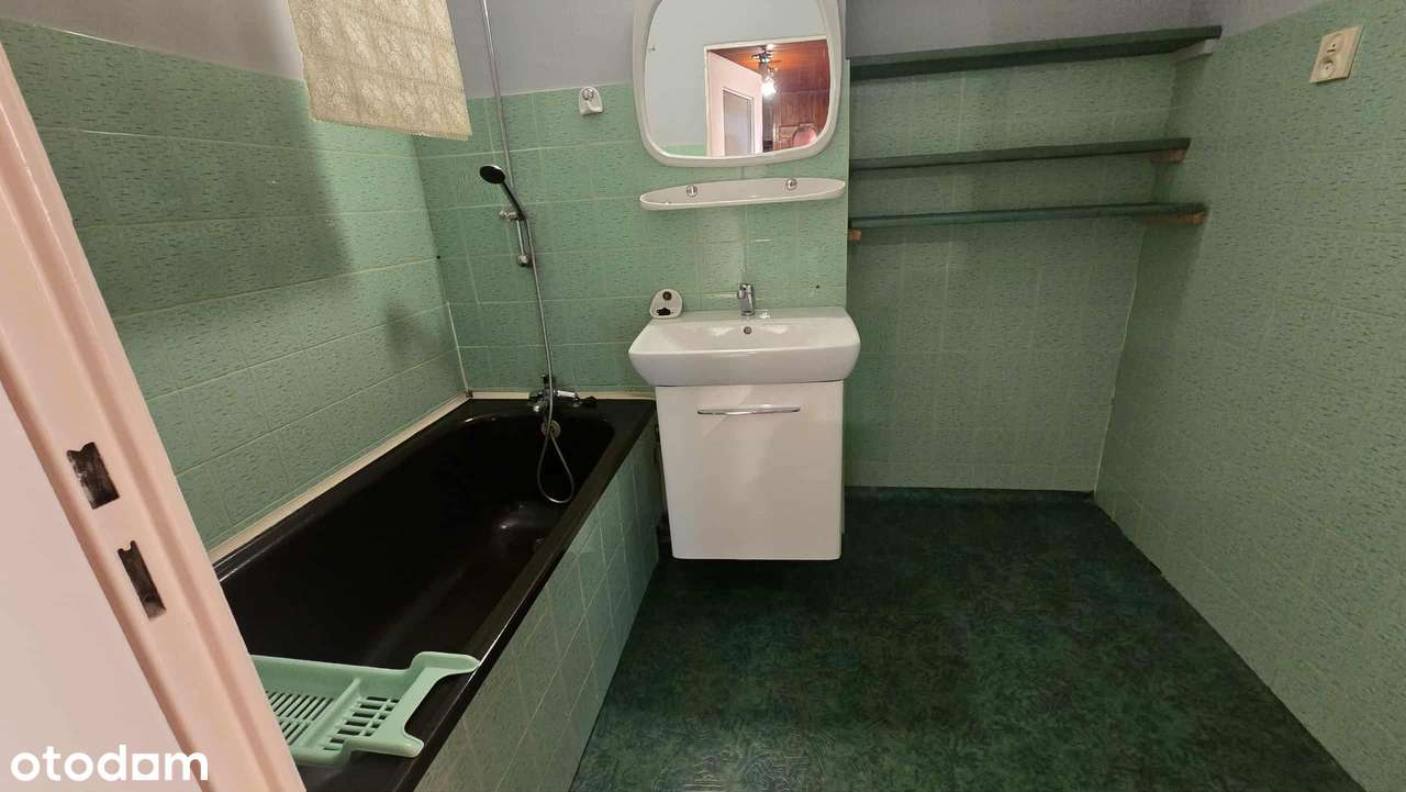 Duże mieszkanie typu M-5 w bloku na Osiedlu Górny Bór w Skoczowie.-5