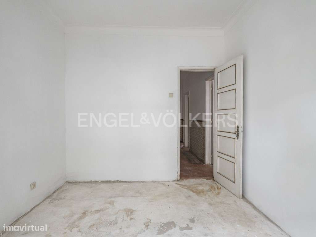 T3 com garagem e logradouro exclusivo - Grande imagem: 4/24