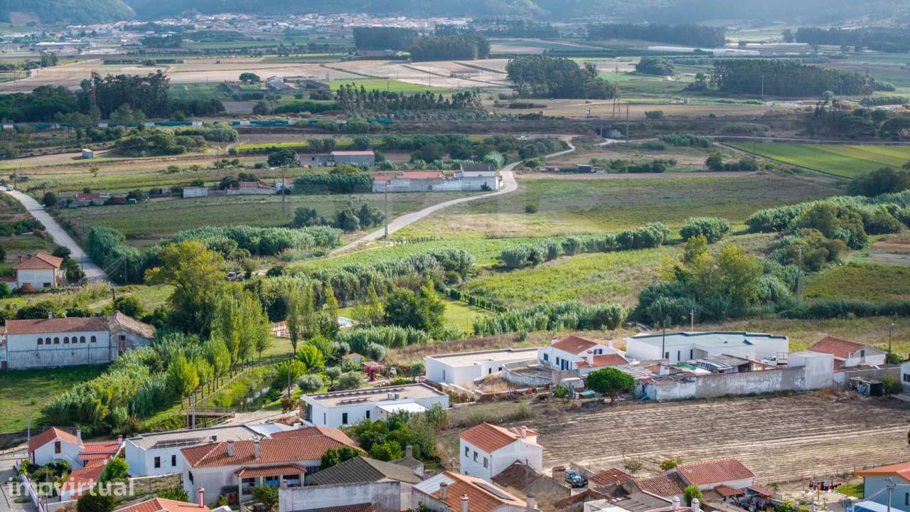 Moradia T4 com piscina em lote de 759m2 em Amoreira Óbidos-37