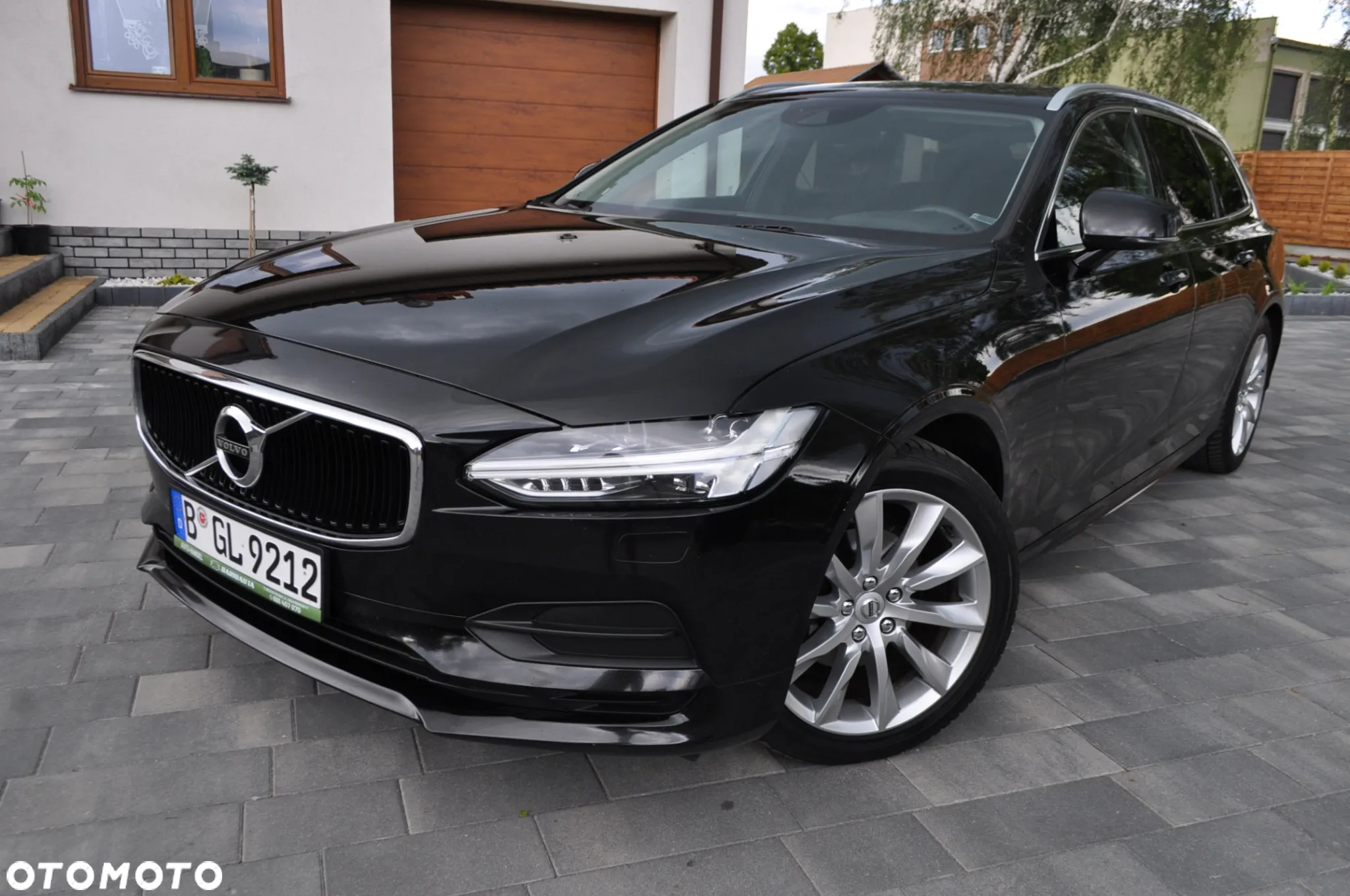 Volvo V90 D4 Geartronic Momentum - 2