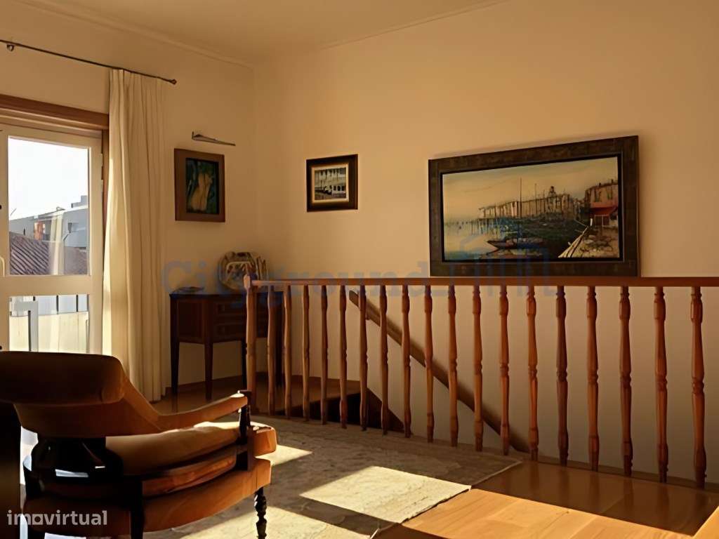 Duplex T3 com Varandas, Terraço e Vista Desafogada para o Castelo d...-13