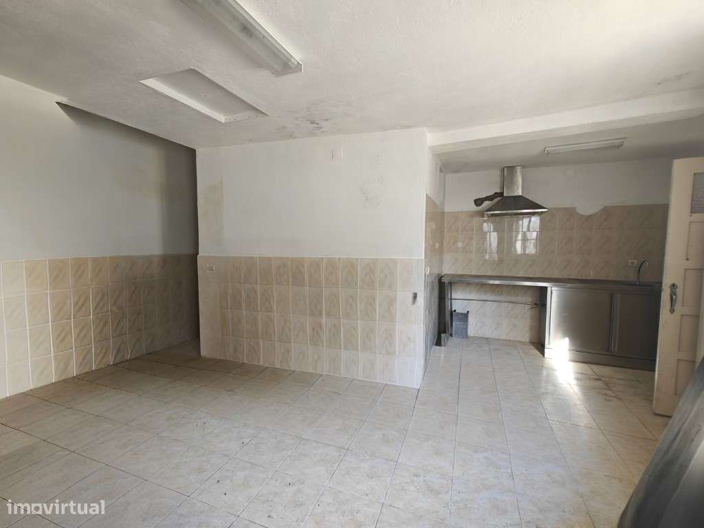 Moradia junto às muralhas do Castelo de Óbidos-23