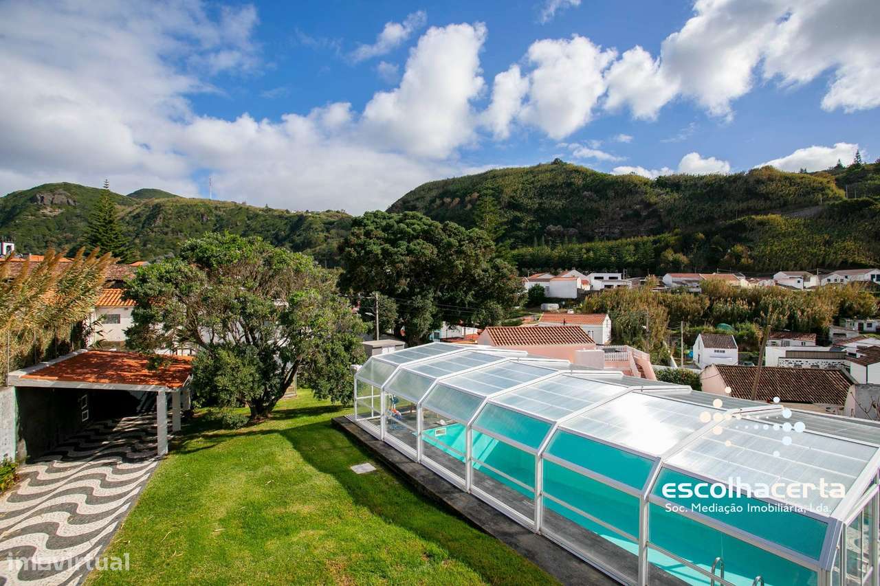 Villa de luxo com piscina coberta e vista para o mar-31