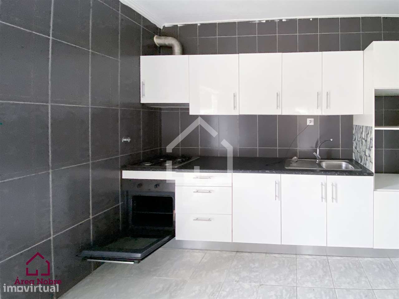 Moradia com 2 Habitações - Souto-33