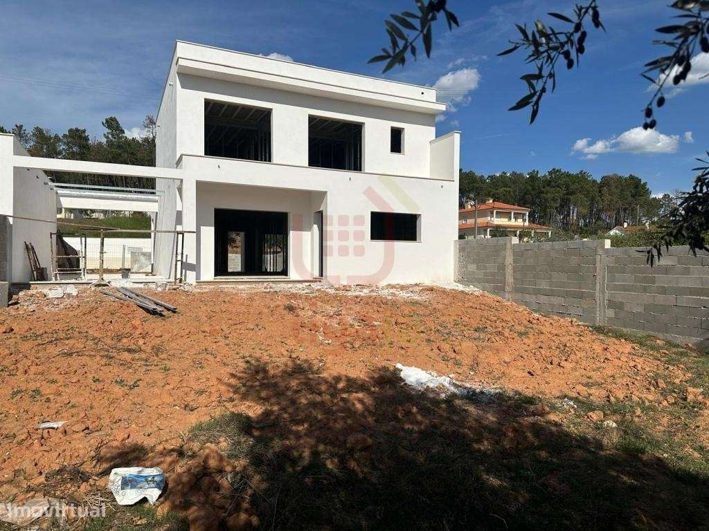 Moradia T4 em construção - Ourém - Grande imagem: 5/18