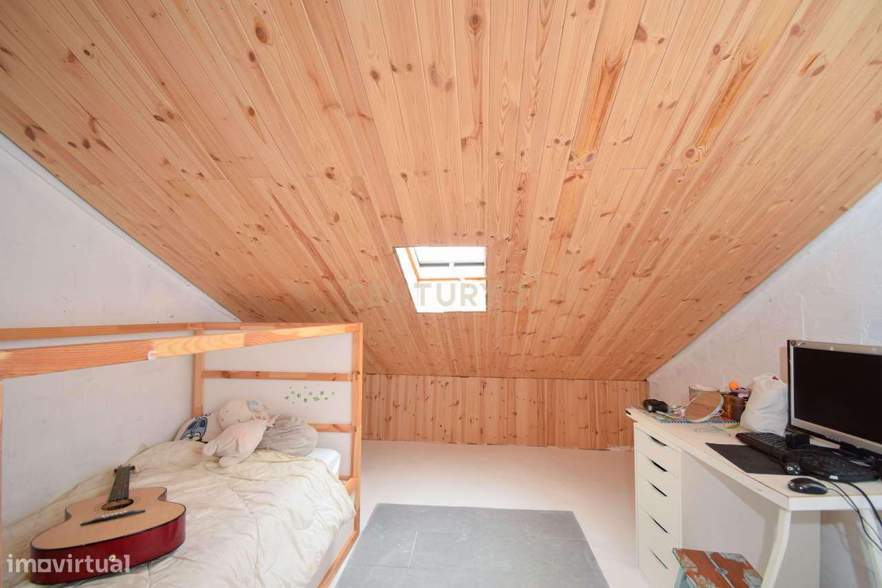 T2 duplex com sótão nas Pedralvas, Benfica-16