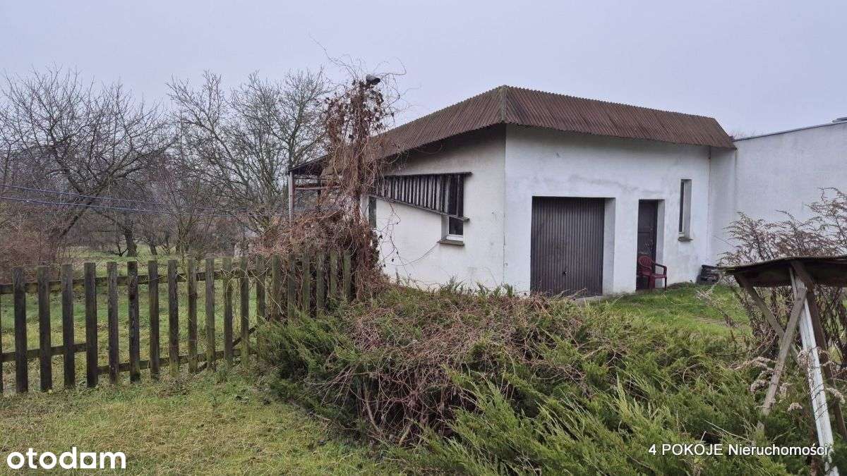 *Dom z budynkiem gospodarczym*-4