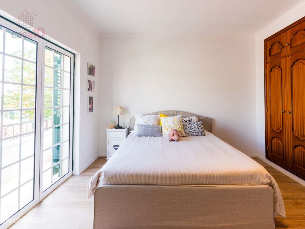 Moradia V5+1 renovada em zona de excelência em Alcochete-27