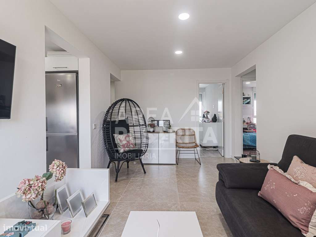 Apartamento T2+ 1 em Corroios.-3