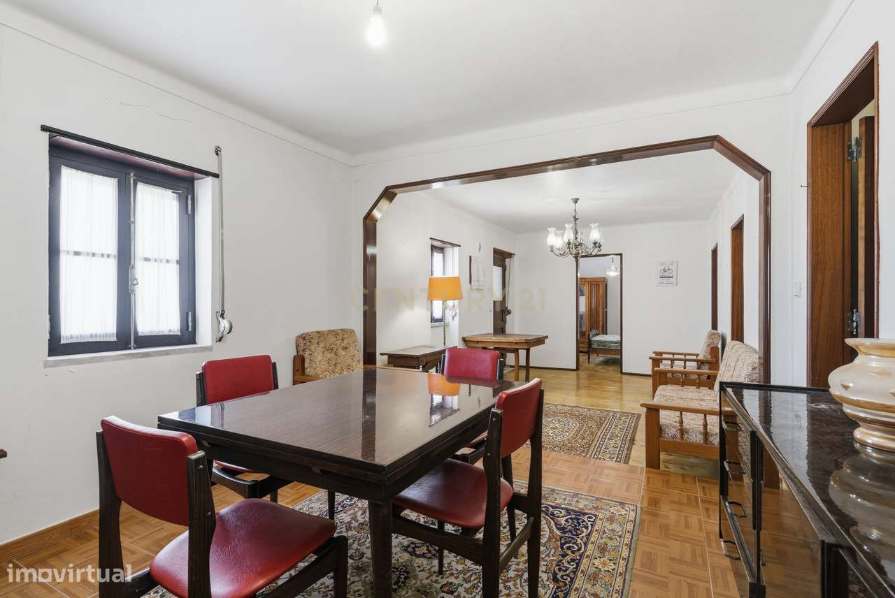 Quinta em Bonabal com Moradia T3 + Armazém + Terreno com mais de 3 400-1