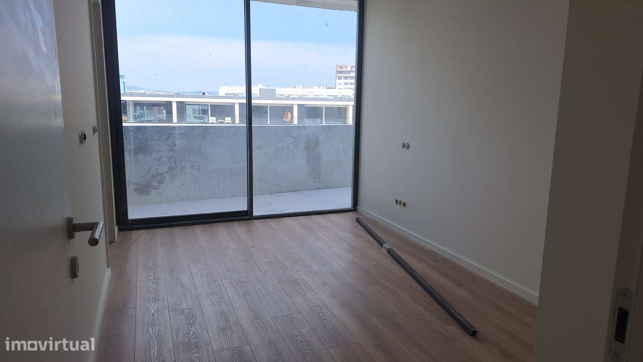 Apartamento T3 | 3 Suítes Varandas |Vista Rio Douro | Porto 2 Carros-14