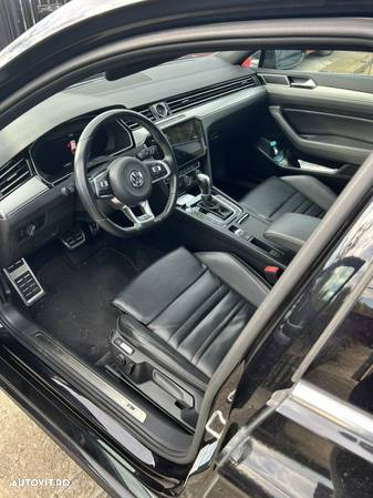 Volkswagen Passat Variant 2.0 TDI DSG 4Motion R Executive - 23