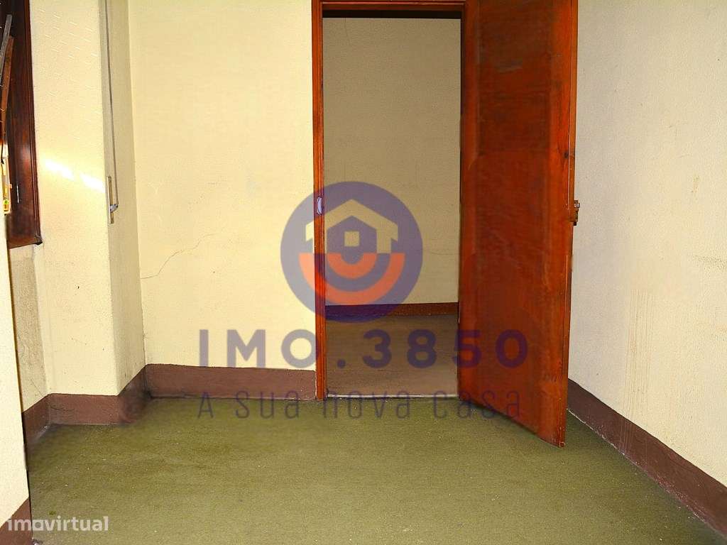 Prédio c/ 2 frações e excelente localização-9