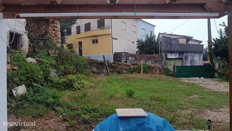 CASA RUÍNA + 2 ANEXOS SENDO 1 T2 REMODELADO PRONTO A HABITAR  PENACOVA - Grande imagem: 2/11