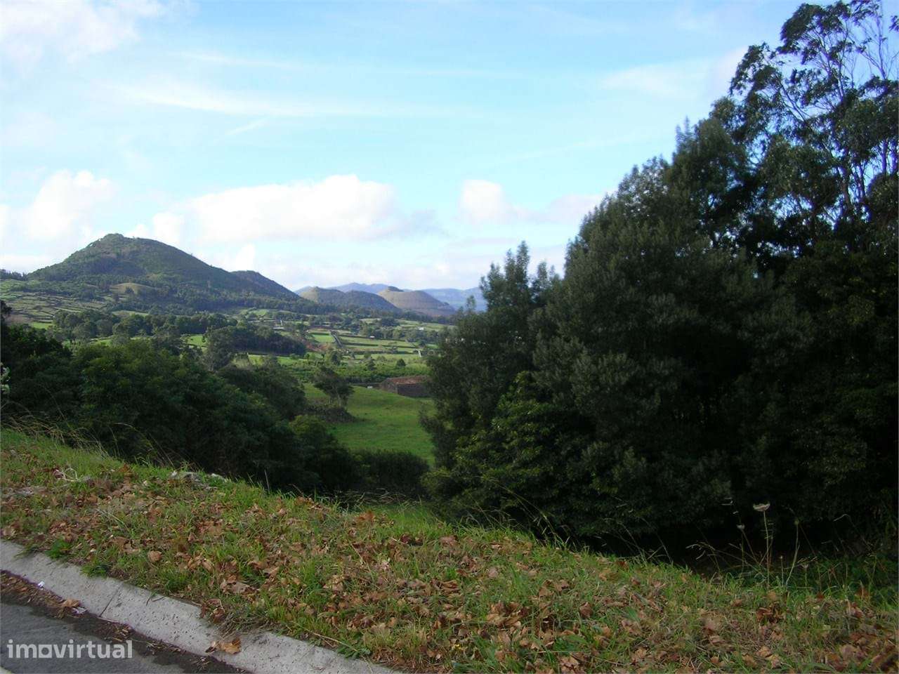 Terreno Rústico em zona urbana - Grande imagem: 4/5