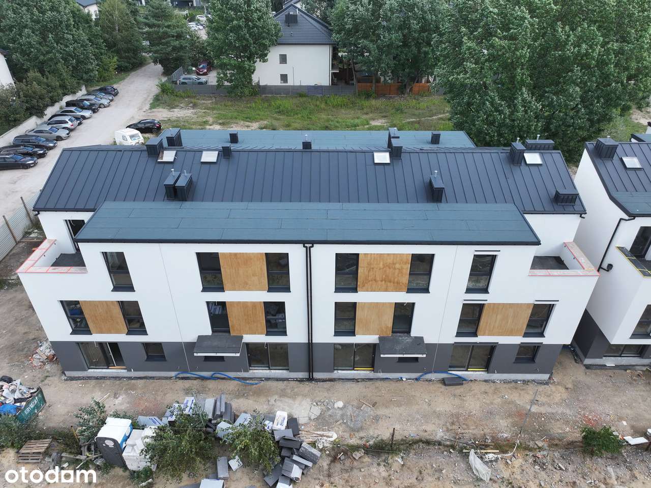 Lokal trzypoziomowy jak segment, ogródek i miejsce parkingowe-8