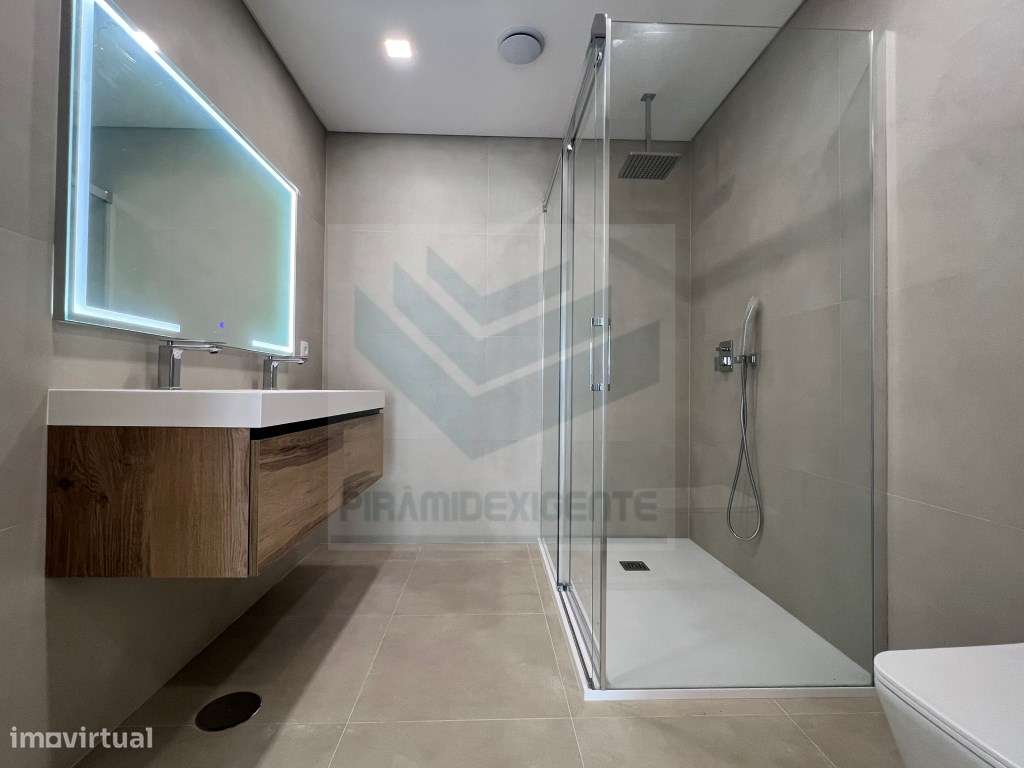Moradia Isolada, Nova, 3 Suítes, Piscina, Garagem, AZEITÃO!-19