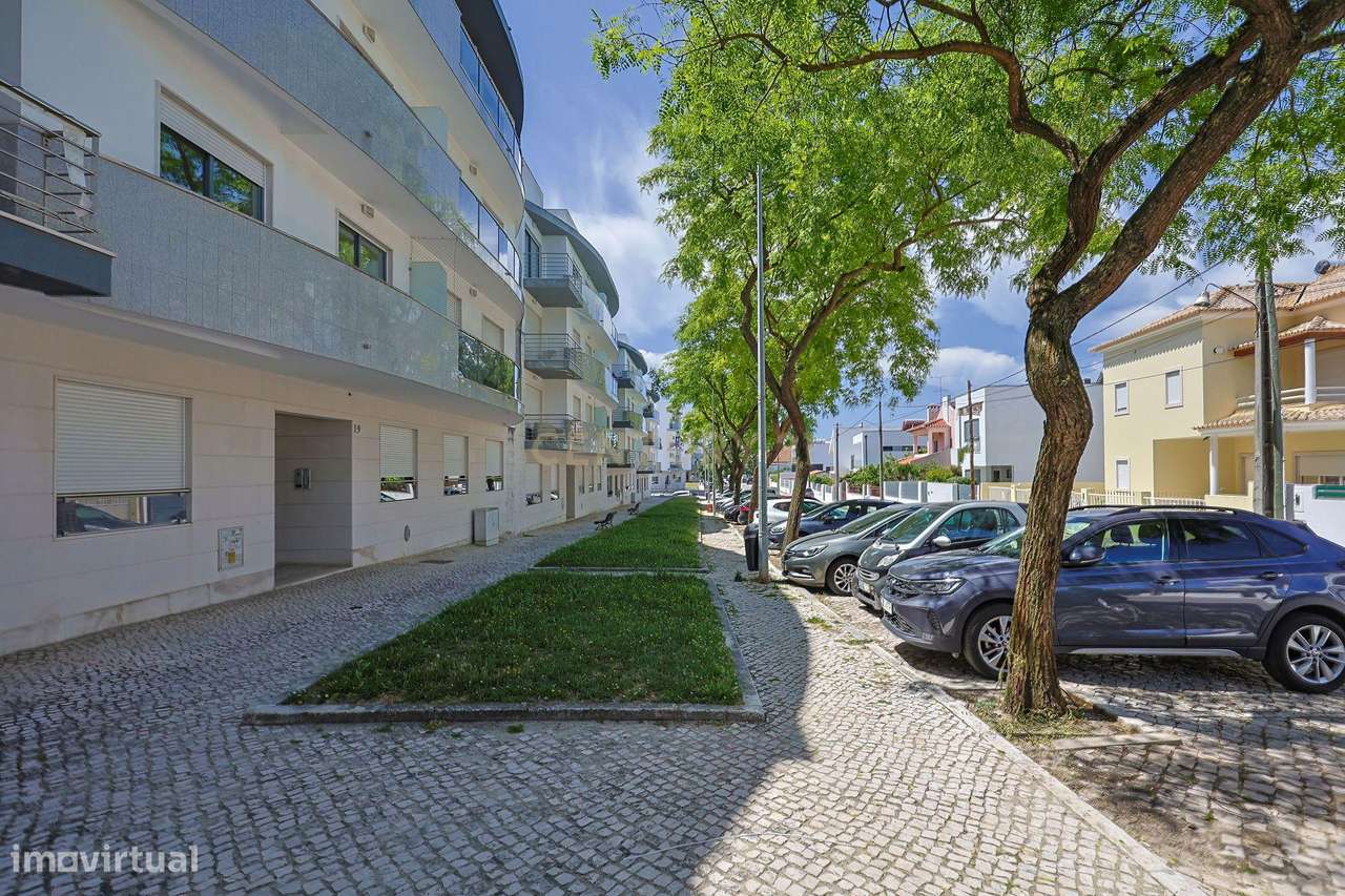 Apartamento T2, com Lugar de Parqueamento e Arrecadação, Quinta de São-29