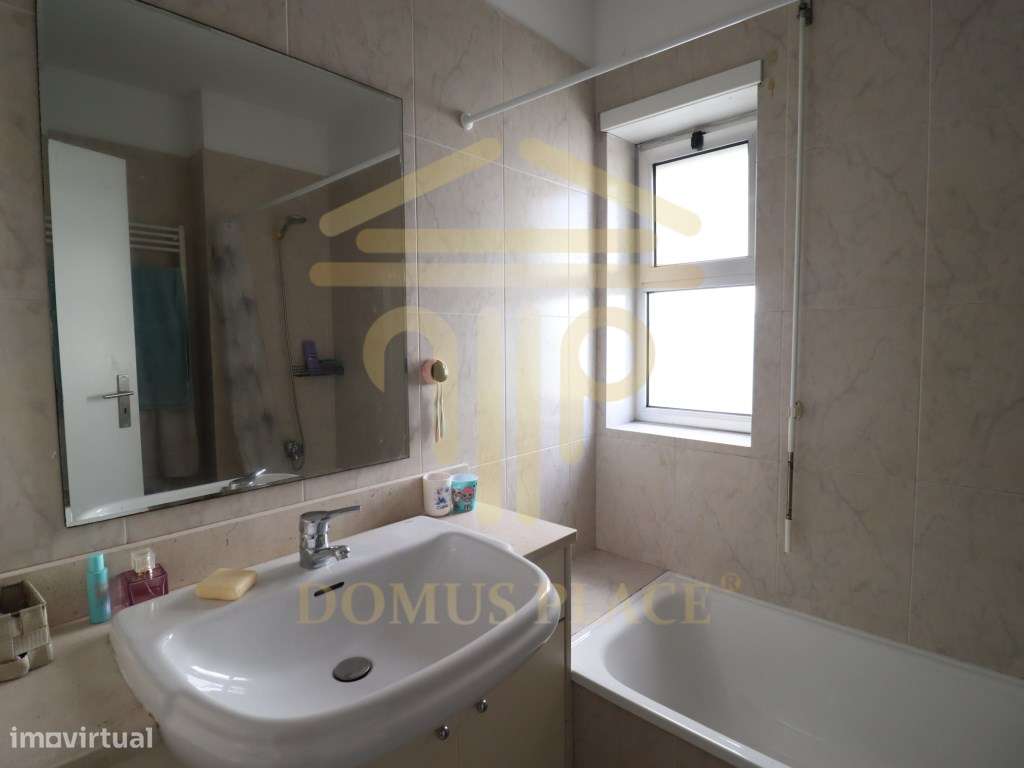 Apartamento T3 no Castelo da Maia com Terraço, 3 Frentes e Lugar de...-36