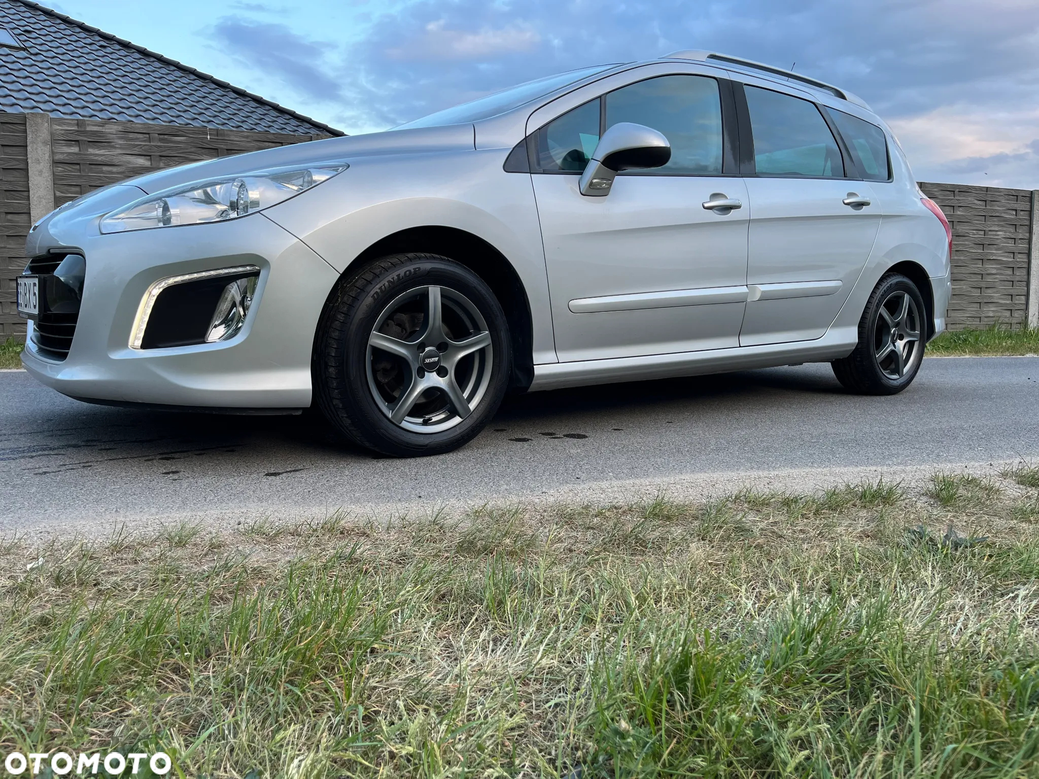 Peugeot 308 1.6 HDi Premium Plus - 4